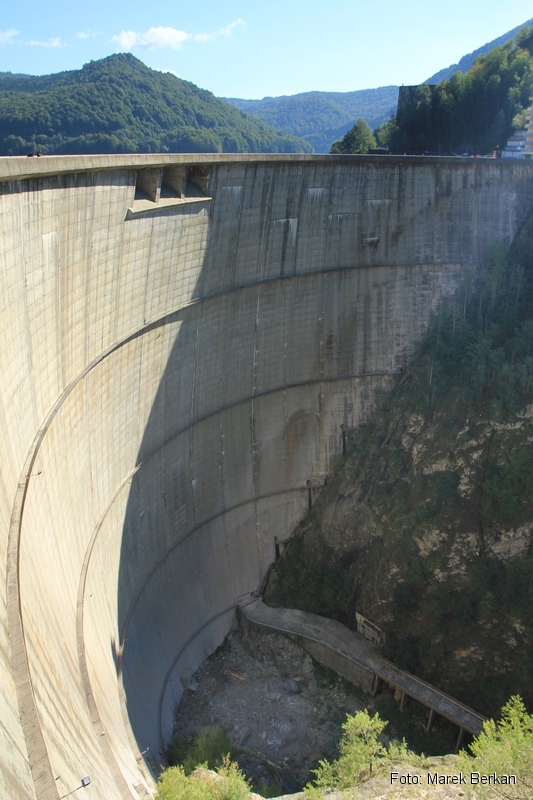 Droga Transfogaraska (7C) - zapora na rzece Ardżesz o wysokości 160 metrów
