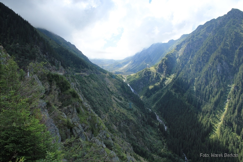 Droga Transfogaraska (7C) - widok w kierunku przełęczy (południowym)