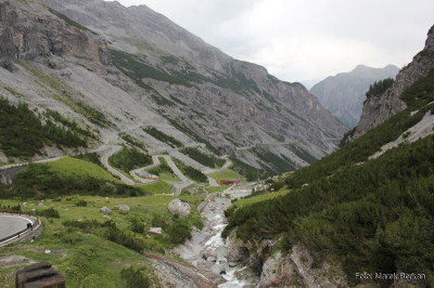 Droga z przełęczy Stelvio na zachód