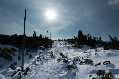 Droga zimowa od schroniska Strzecha Akademicka w kierunku Przełęczy Pod Śnieżką