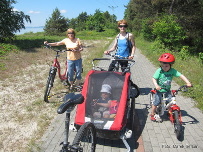 Rodzinne jeżdżenie na rowerze