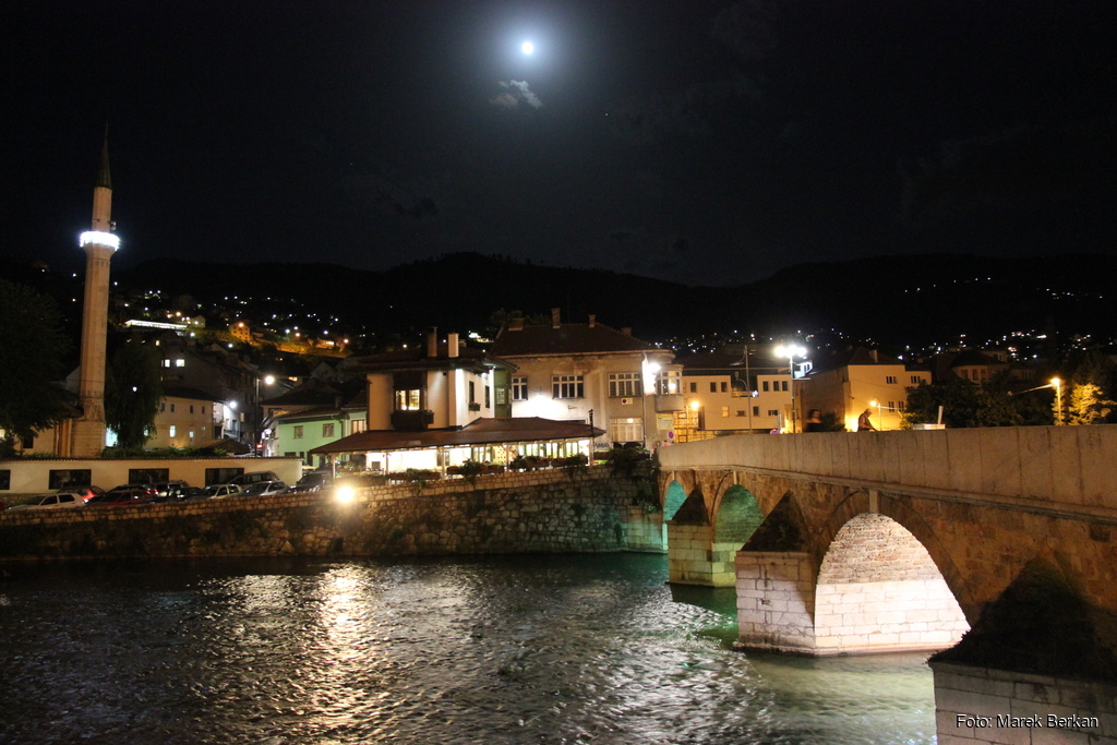 Sarajewo nocą