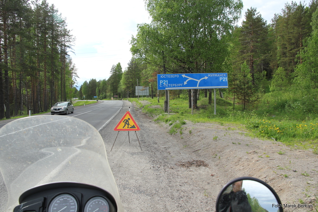 Miedwieżjegorsk:  skrzyżowanie z drogą na Murmańsk