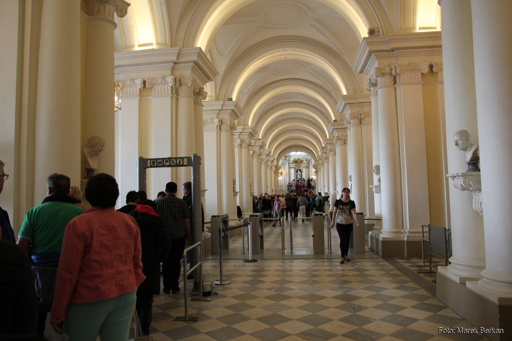 Muzeum Ermitaż: wejście