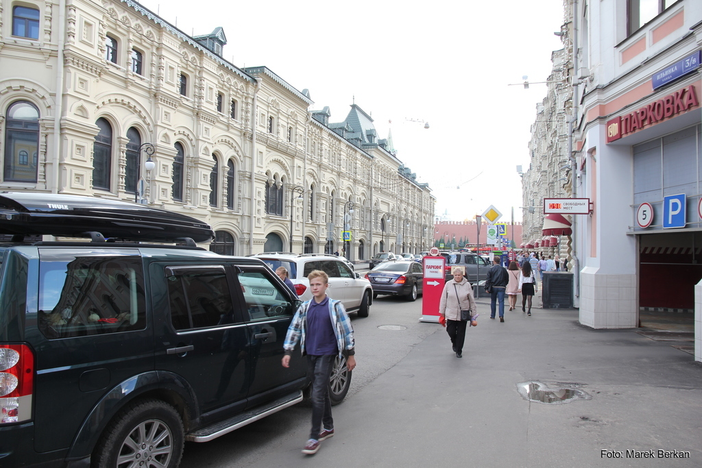 Moskwa: luksusowe samochody