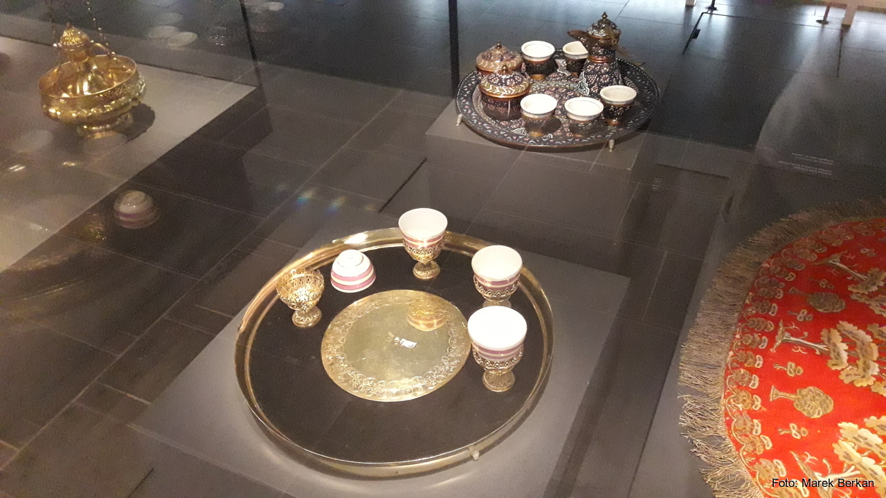 Stambuł: Pałac Topkapı, wystawa porcelany
